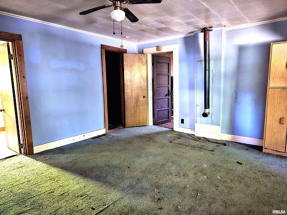 5th image of 906 Davis Ave