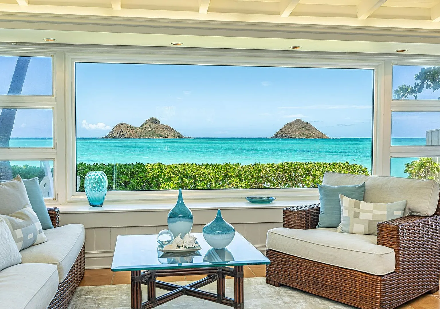 Secluded Beach w/Breathtaking Views and Crystal Clear Waters, Lanikai Seashore! — Photo 1
