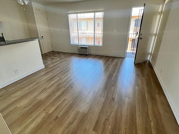 5th image of 11959 Runnymede St #18