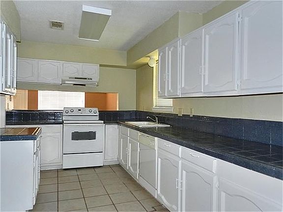5th image of 8118 Swan Meadow Ln