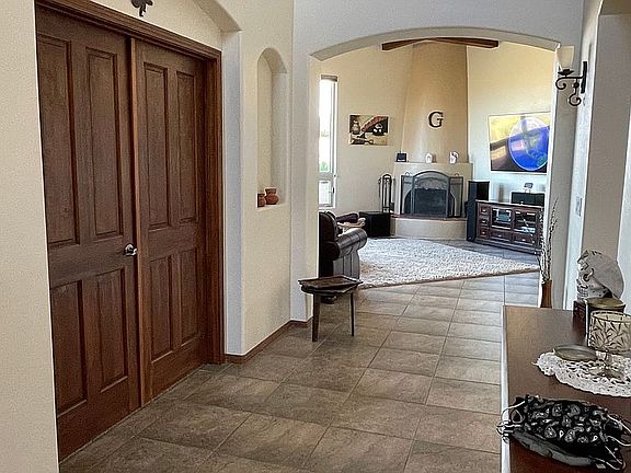 Foyer View w/4th BR/Office