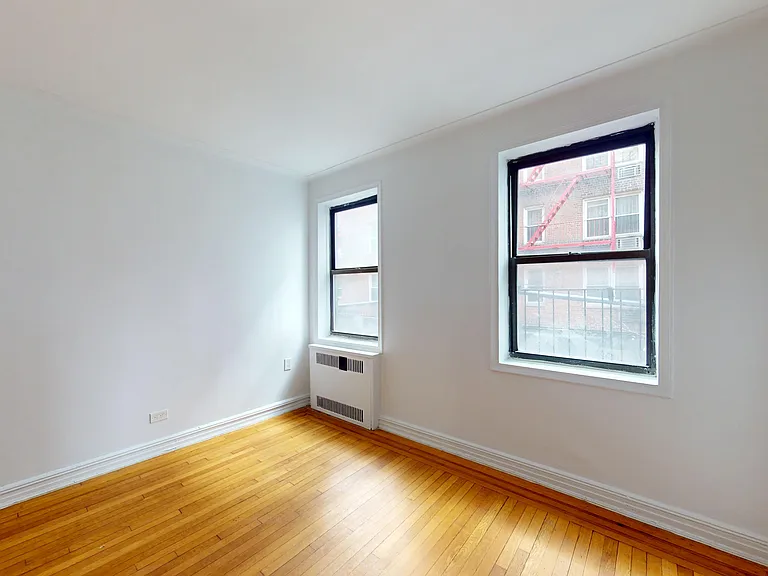 40-66 Ithaca St #2B — Photo 1