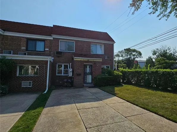 76-79 172nd Street, Hillcrest, NY 11366
