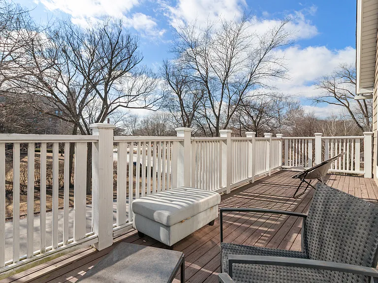 1121 Leonard Pl #2 — Photo 3