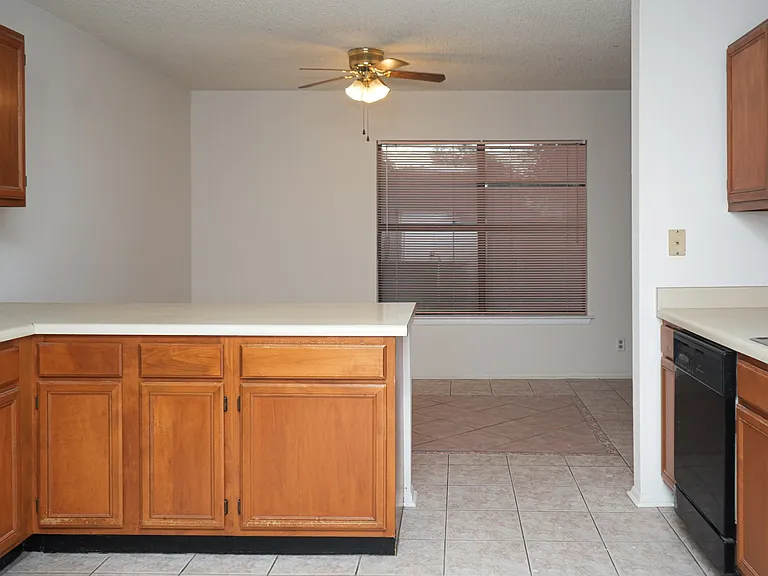 8011 Sunshine Trail Dr — Photo 63