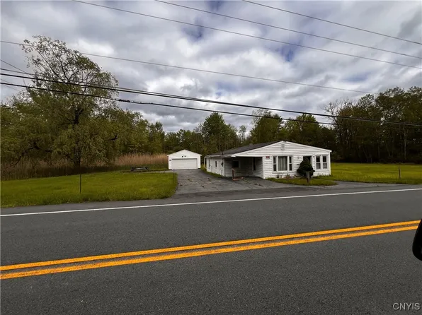 9572 Caughdenoy Rd, Brewerton, NY 13029