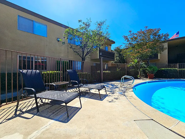 523 Grape St. — Photo 9