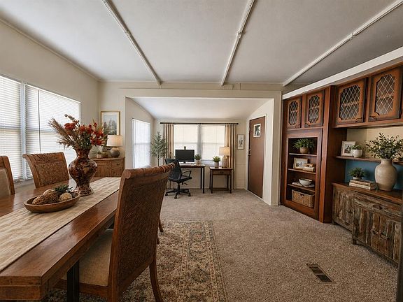4th image of 3074 Larkin Rd