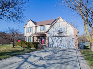 17743 Barry St, Clinton Township, MI 48038