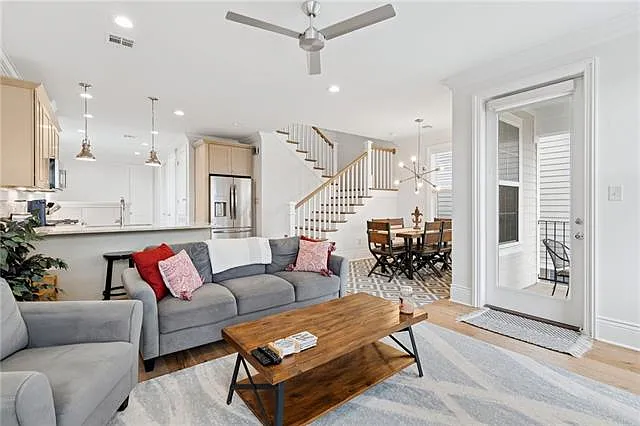 2410 Valence St #2410 — Photo 18
