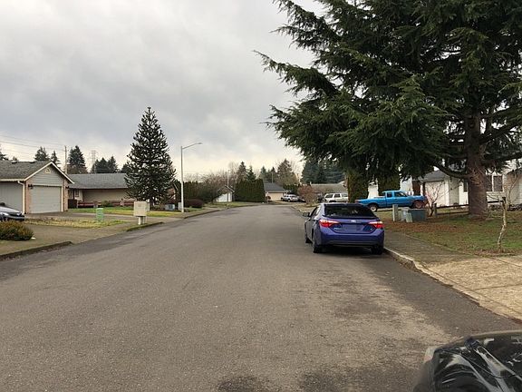 4th image of 10512 NE 66th St