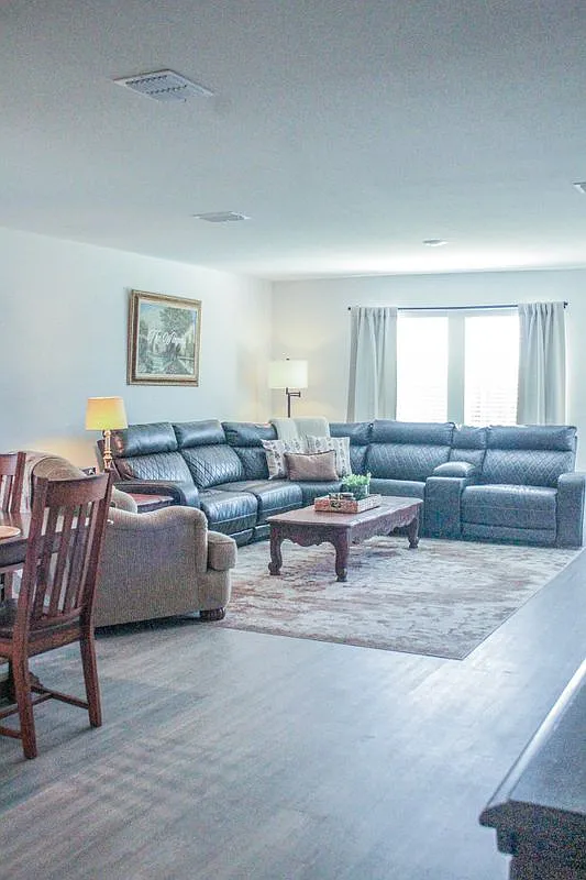 3 bed, 2.0 bath, 1479 sqft, $1,900 — Photo 3