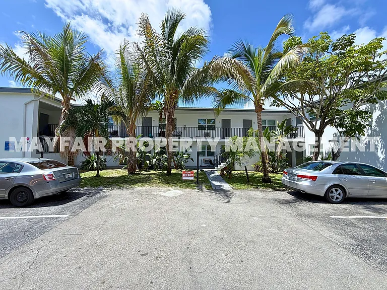 240 SW 8th St #2 — Photo 14