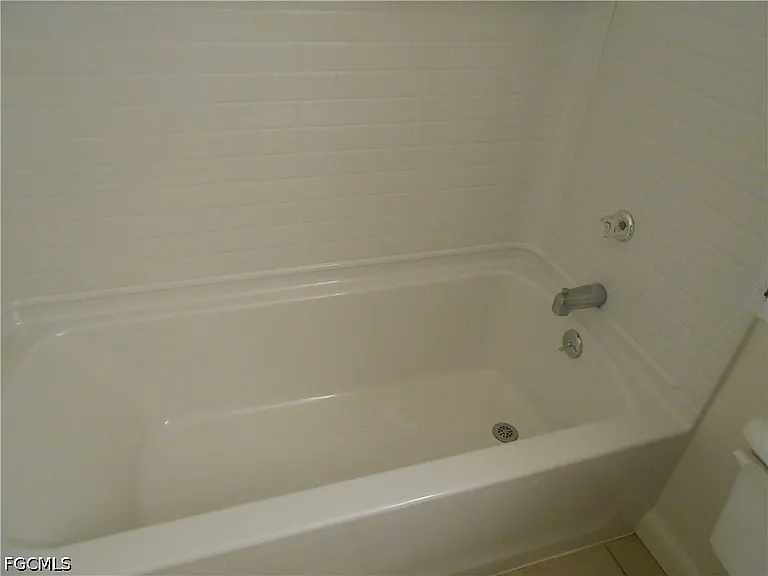 404 Joel Blvd — Photo 24
