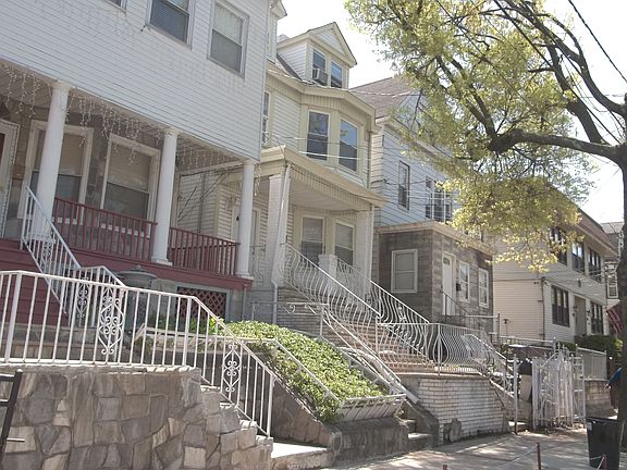 2nd image of 50 Vermont Ave