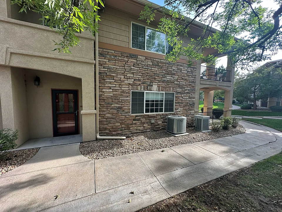 1703 Whitehall Dr #5D