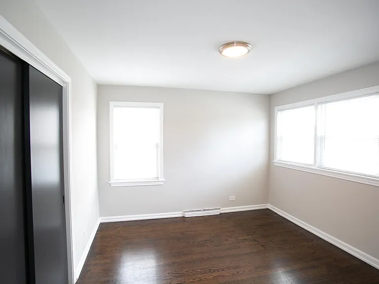 8837 S Talman Ave — Photo 10