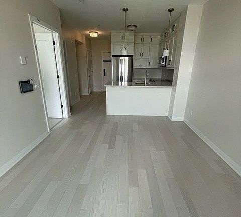 2nd image of 95 Dundas St W #514
