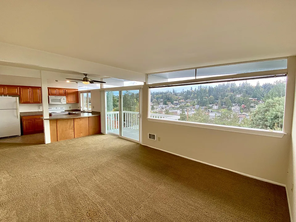 9910 Lake Washington Blvd NE #101
