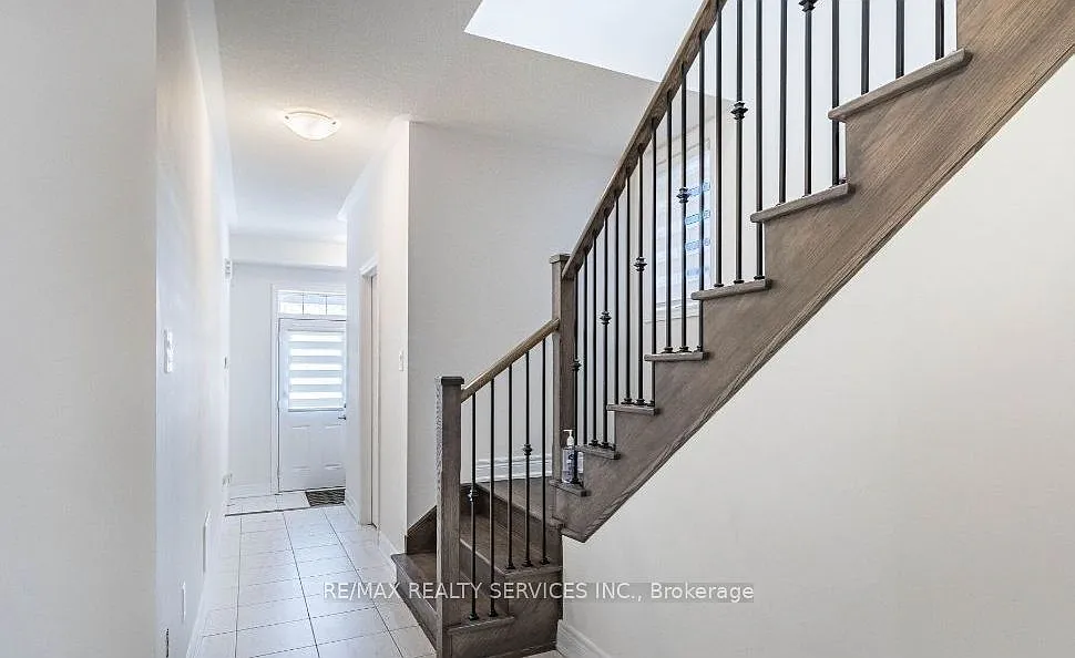 4 bed, $3,200 — Photo 3