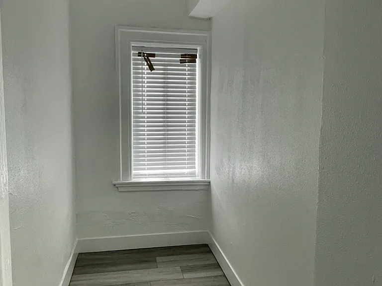 Catalina Court — Photo 25