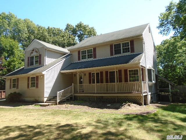 1st image of 105 Hickory St