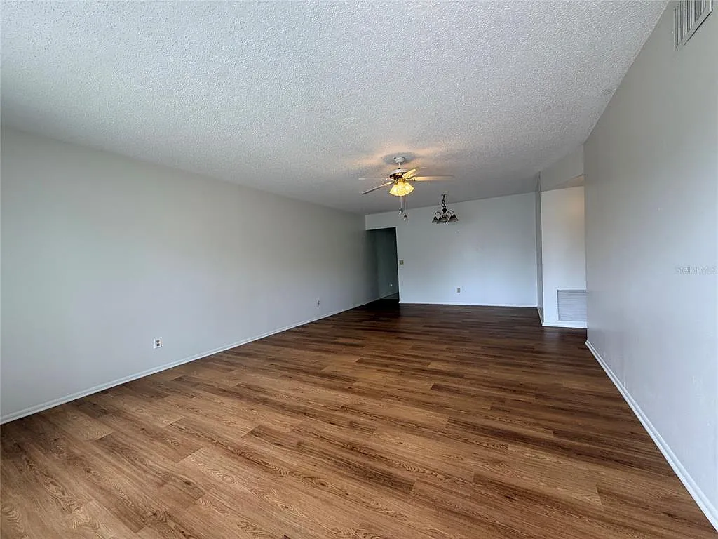 2 bed, 2.0 bath, 1400 sqft, $1,750 — Photo 3
