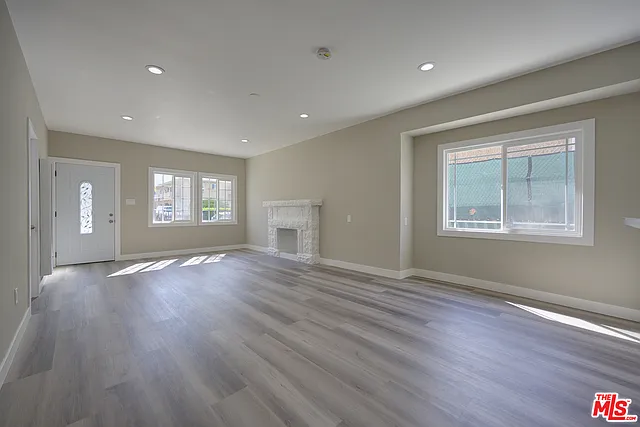 1127 N Formosa Ave — Photo 7