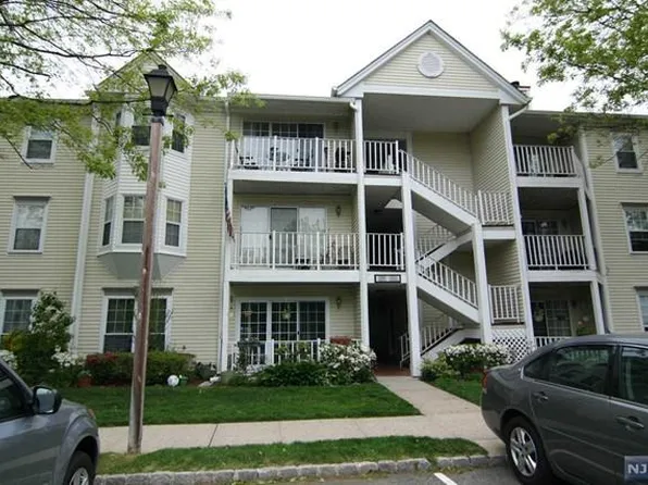 170 Linden St, Mahwah, NJ 07430