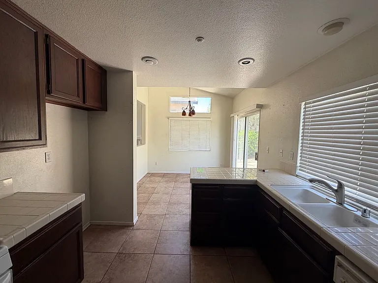 7622 Canberra Way — Photo 4