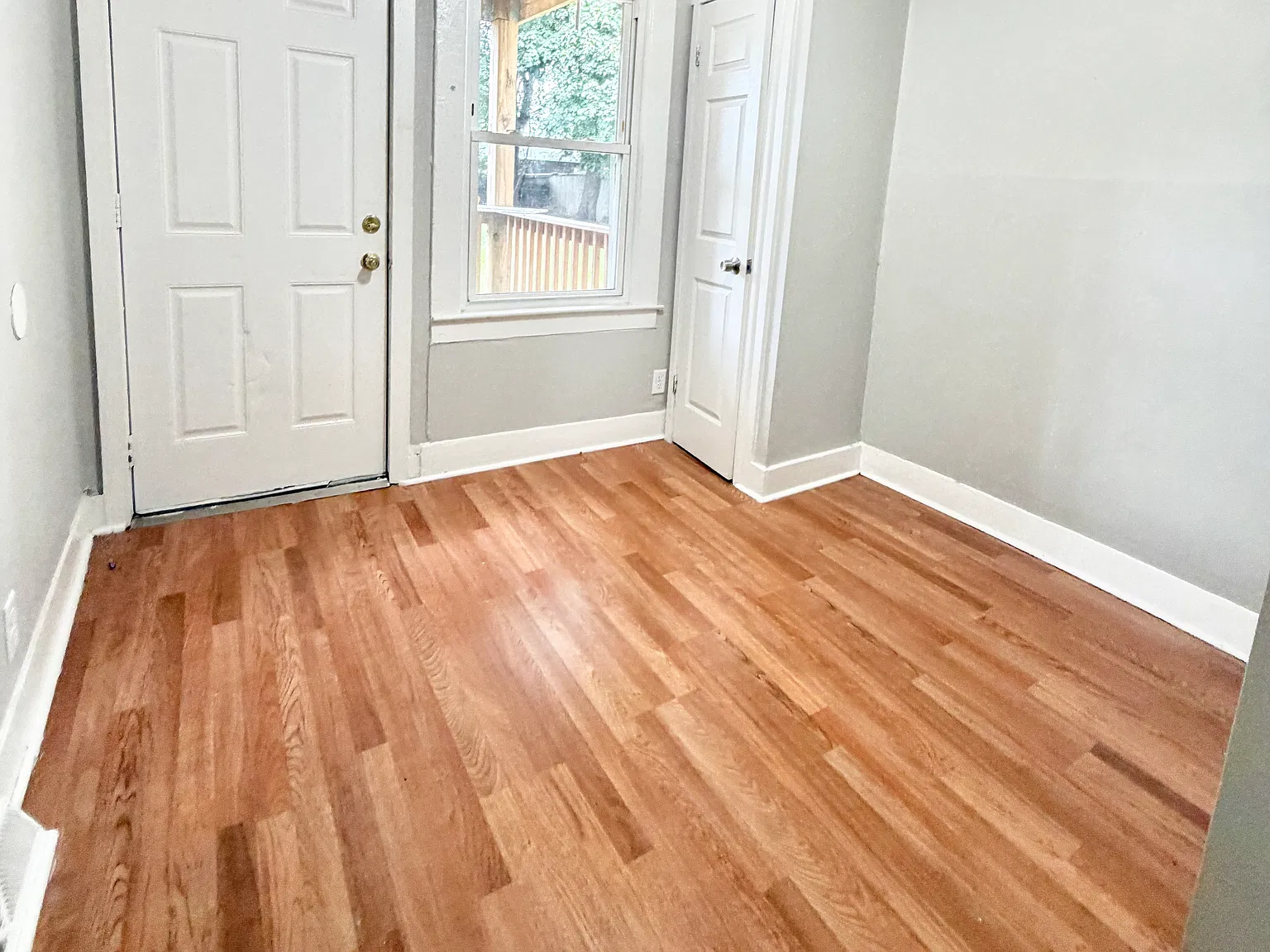 3 bed, 950 sqft, $1,700 — Photo 4