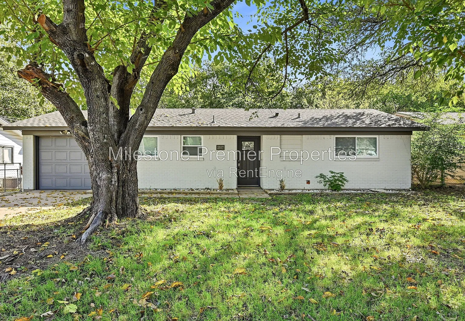 3 bed, 1.0 bath, 1040 sqft, $1,325 — Photo 1