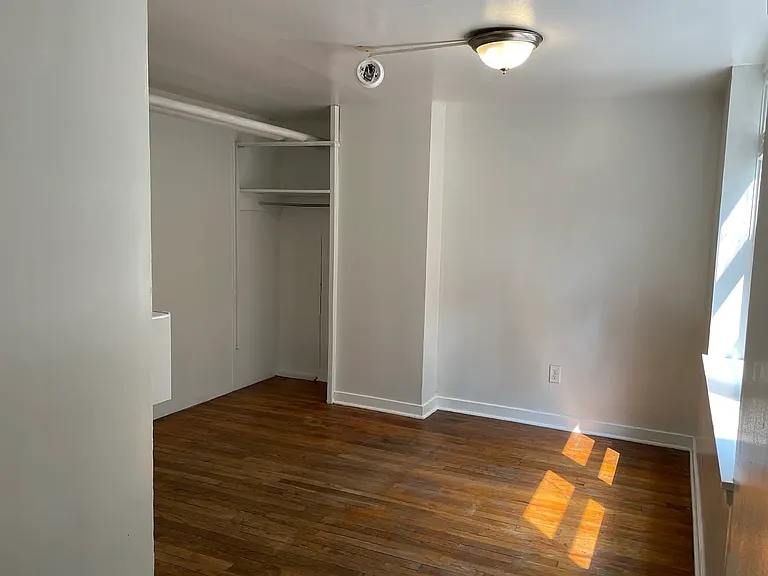1010 W Franklin St — Photo 7