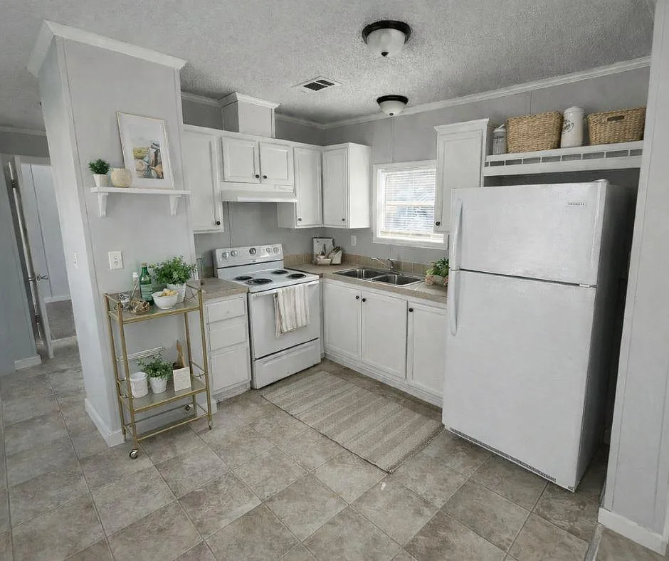 Avon Park Village II — Photo 2