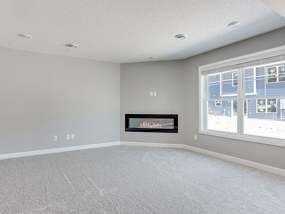 5th image of 1142 Middlefield Rd