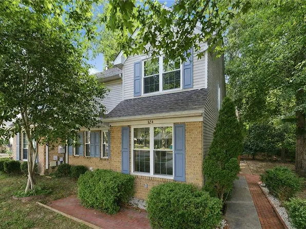 124 Creekstone Dr, Newport News, VA 23603