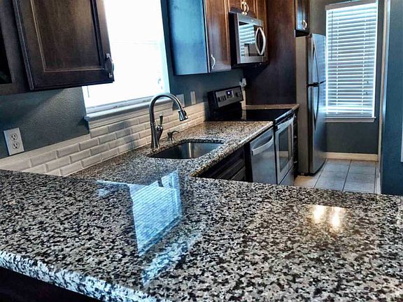 5th image of 330 Loveland Cir