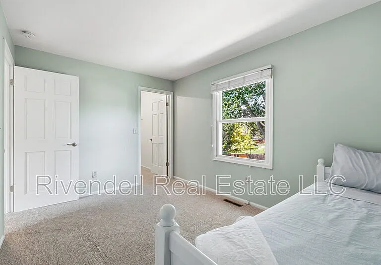 8007 S Datura St — Photo 14