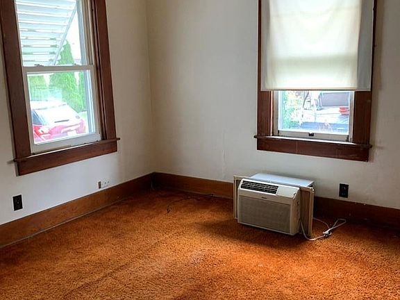 5th image of 109 N Clay St