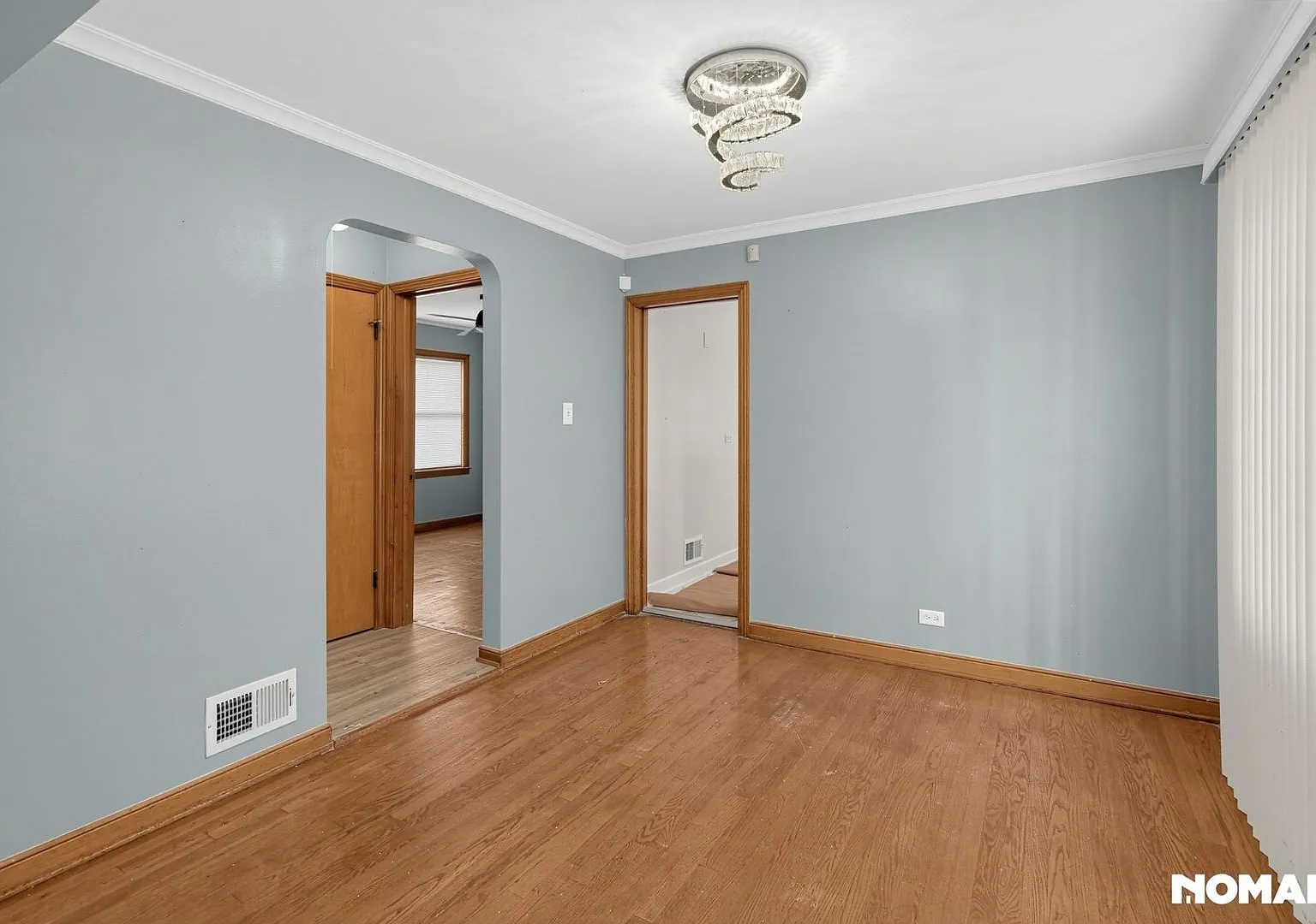 Spacious 4BR House in Dolton — Photo 3