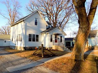 832 W Perry St, Paulding, OH 45879