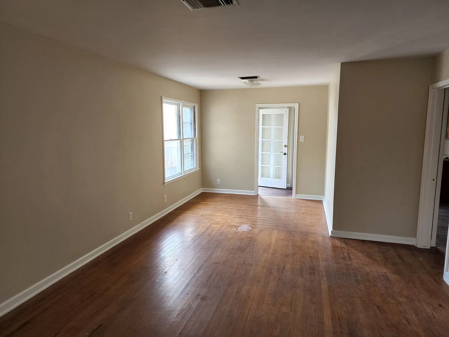 3 bed, 1226 sqft, $1,600 — Photo 3