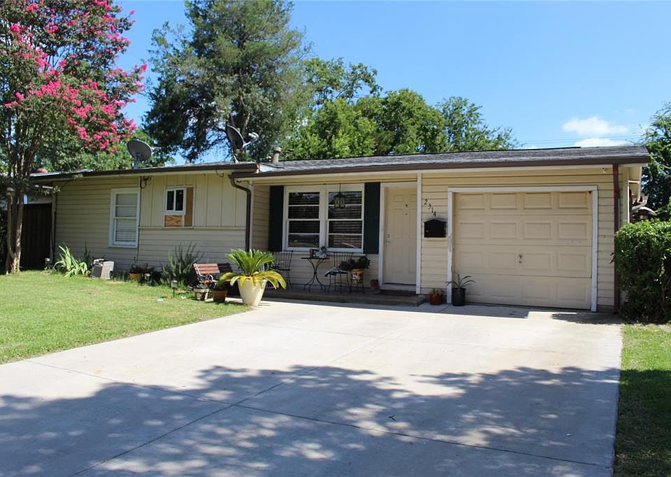 1st image of 2314 Blaydon Dr