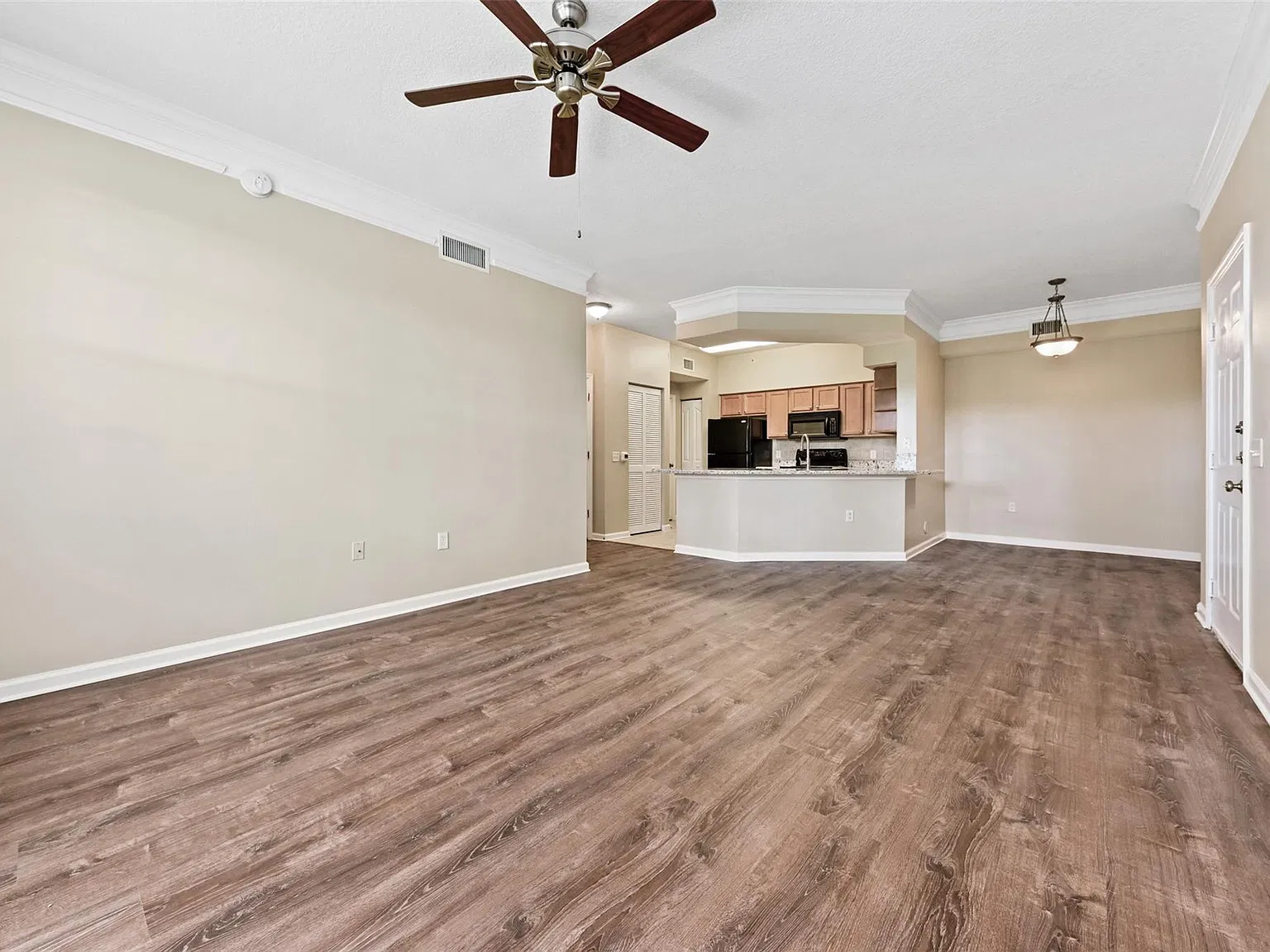 1 bed, 1.0 bath, 820 sqft, $1,875 — Photo 3