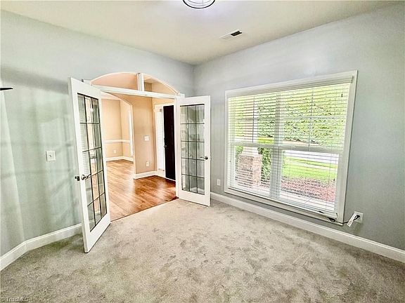 5th image of 991 Beesons Field Dr