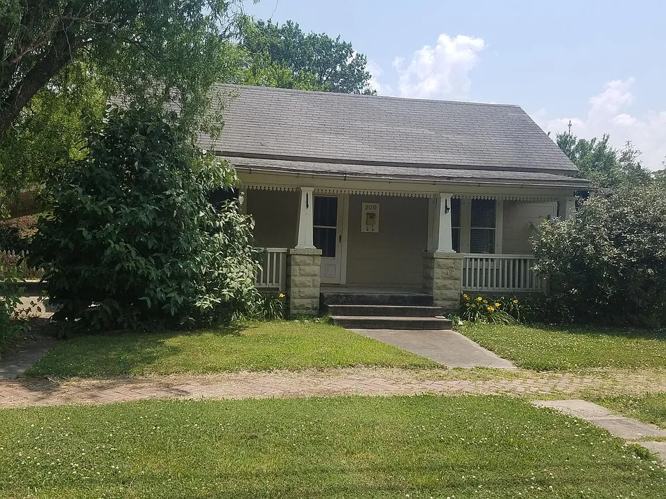 209 S Jefferson Frontenac Ks