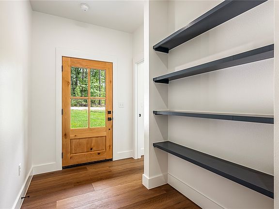 3rd image of 24 Wakefield Ln