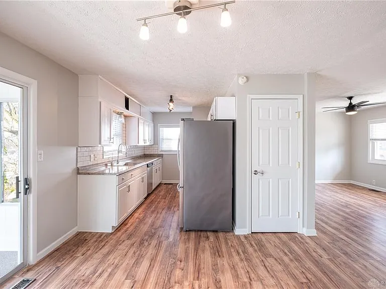 2833 Nacoma Pl — Photo 5