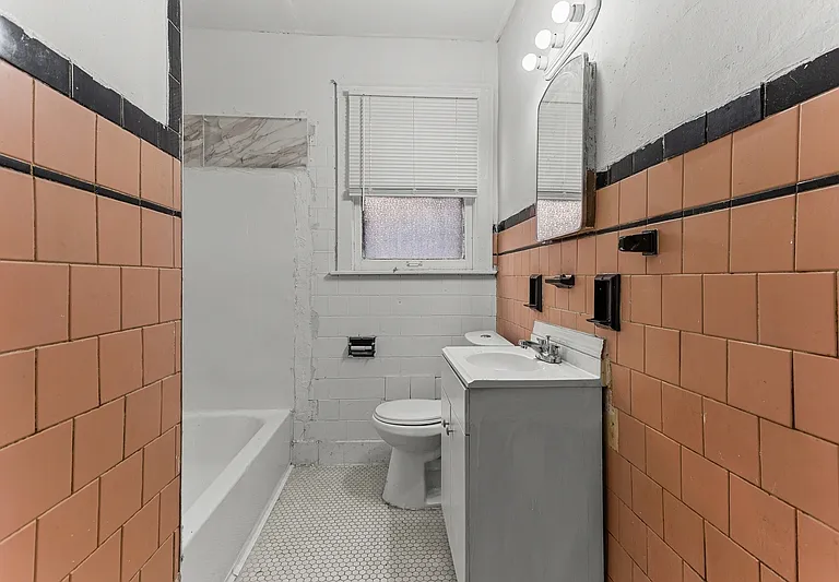 14814 Sussex St #1 — Photo 16