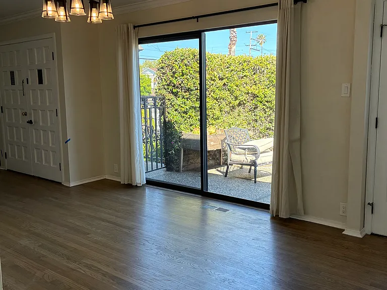 43 15th Ave — Photo 6